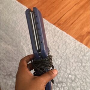 Wet to Dry Blue Hair Straightener